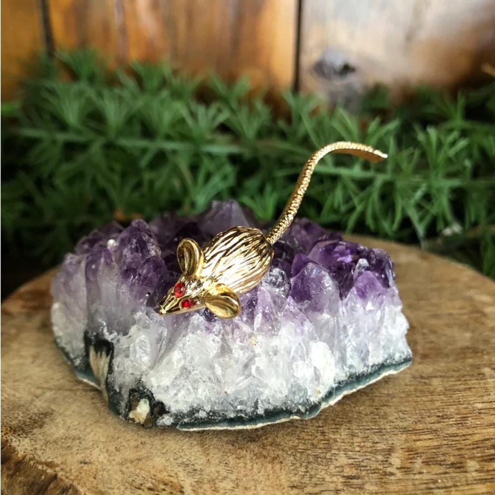 Gold toned Mouse brooch Pin